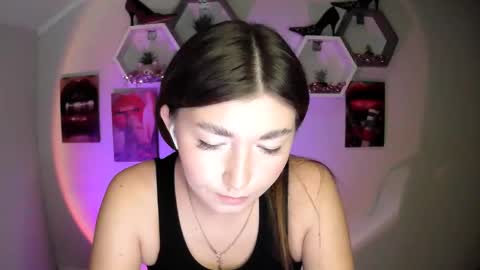 sweet girl and shine body online show from September 17, 11:13 am