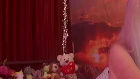 Monika    online show from April 12, 12:36 am