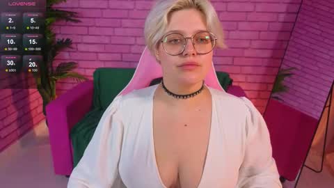 Monica online show from October 23, 10:06 am