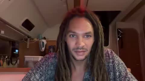 Snapshot of monkandmia chatting on October 23, 3:52 am Monk and Mia online show from October 23, 3:52 am
