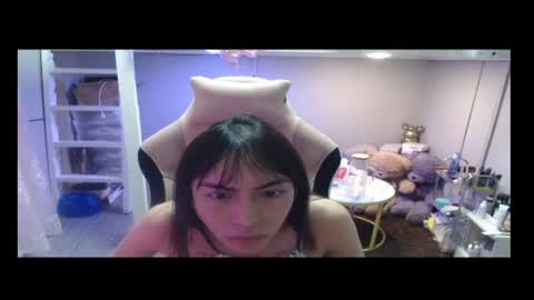 ELYSE A SIMPLE GIRL online show from February 8, 11:35 am