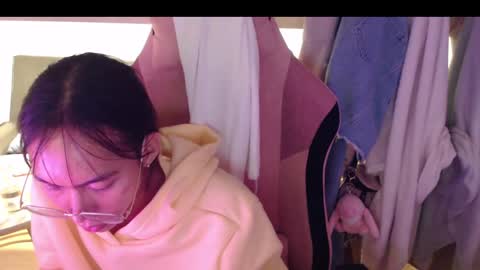 Snapshot of monstercockselfsuck chatting on December 13, 8:30 am ELYSE A SIMPLE GIRL online show from December 13, 8:30 am