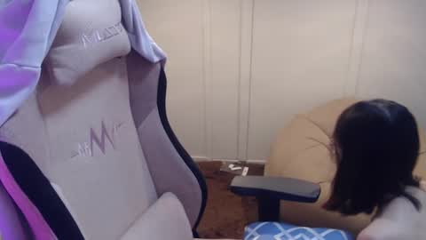 Snapshot of monstercockselfsuck chatting on February 14, 11:31 am ELYSE A SIMPLE GIRL online show from February 14, 11:31 am