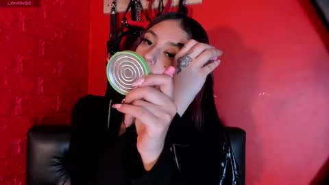 Monttserratt online show from December 22, 7:20 pm