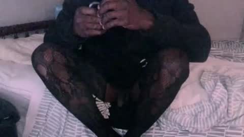 montydxxx2 online show from February 4, 6:50 am