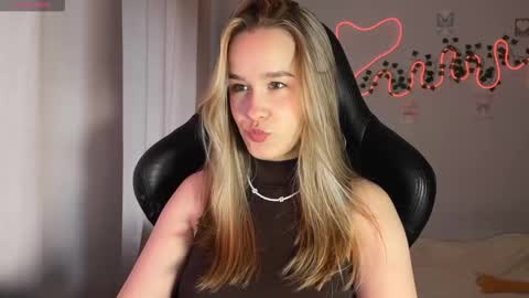 My name is Kira and I also like being called kitty online show from November 12, 8:38 am