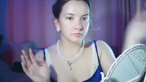 moodiemira online show from October 1, 8:30 pm