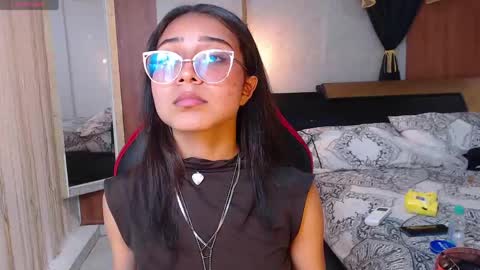 moon_and_fire_ online show from May 9, 4:51 am