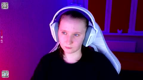 Lola online show from February 11, 4:44 pm