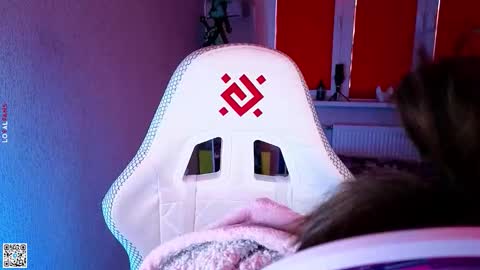 Lola online show from September 28, 2:59 pm