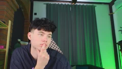 moon_gloww online show from February 25, 9:02 am