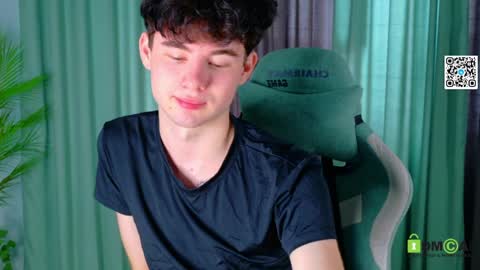 moon_gloww online show from April 7, 4:47 am