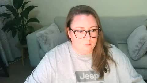 Moon Petal online show from October 21, 6:00 pm