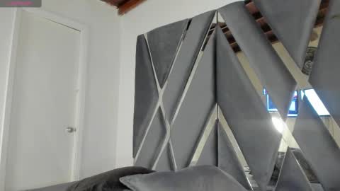 Luna  online show from February 25, 6:33 pm