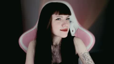 sophie  online show from June 6, 7:20 pm