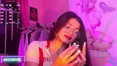 Snapshot of moonfiredance chatting on October 2, 6:56 am Nicky  online show from October 2, 6:56 am