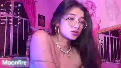 Snapshot of moonfiredance chatting on September 10, 3:29 am Nicky  online show from September 10, 3:29 am