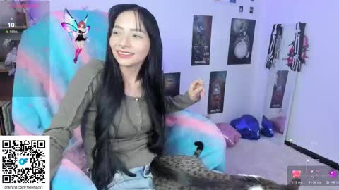 MOON  online show from November 12, 3:31 am