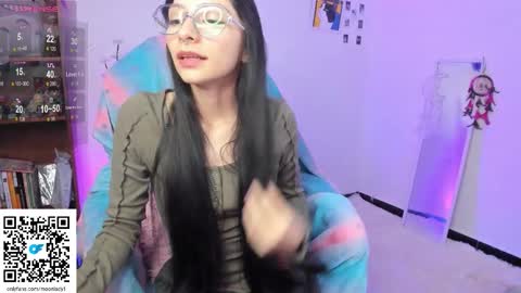 Snapshot of moonlady_ chatting on October 2, 1:26 am MOON online show from October 2, 1:26 am