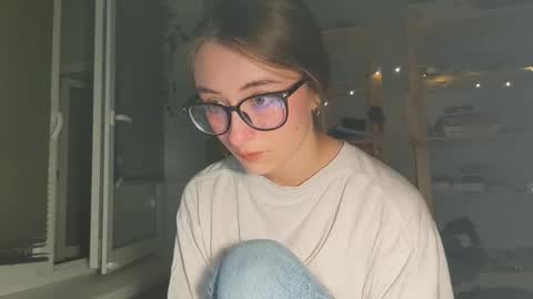 Snapshot of moonlight__lovers chatting on October 29, 5:47 pm Dana online show from October 29, 5:47 pm