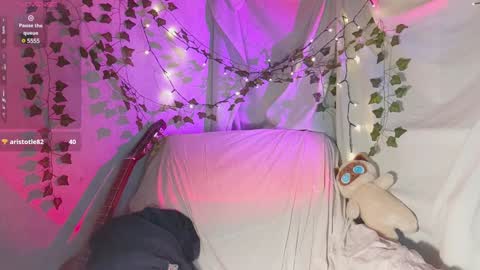 Snapshot of moonlight__lovers chatting on December 11, 6:09 pm Dana online show from December 11, 6:09 pm