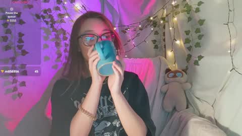 Snapshot of moonlight__lovers chatting on December 4, 3:26 pm Dana online show from December 4, 3:26 pm