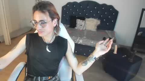 Snapshot of moonn_fox chatting on October 6, 8:15 pm Moon online show from October 6, 8:15 pm