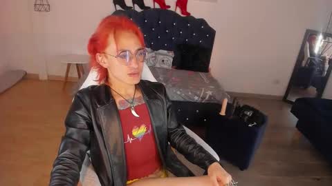 Snapshot of moonn_fox chatting on October 10, 9:30 pm Moon online show from October 10, 9:30 pm