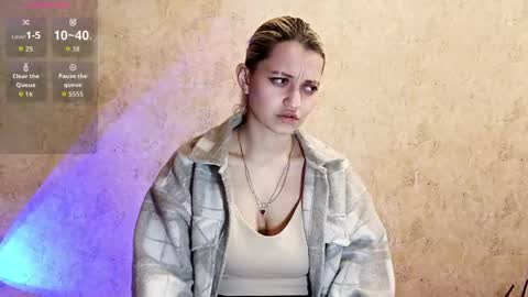 Eva is here now  help me get 50 thumbs up pls  online show from April 20, 10:46 pm