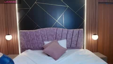 Moriah online show from March 16, 12:20 pm