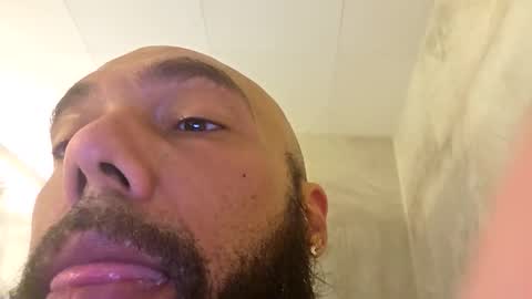 Mr8 online show from April 20, 6:33 pm