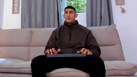    online show from March 28, 12:17 pm