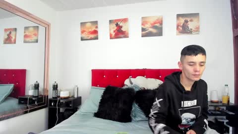 Snapshot of mr_andresr chatting on December 16, 4:27 pm Andy online show from December 16, 4:27 pm