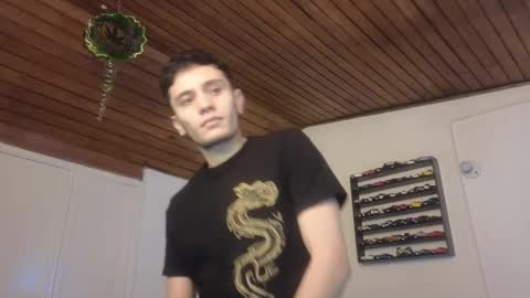 Snapshot of mr_andresr chatting on March 10, 4:57 pm Andy online show from March 10, 4:57 pm