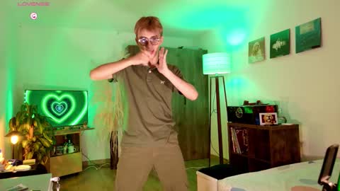 Snapshot of mr_evan1 chatting on October 29, 4:31 pm Mr Evans online show from October 29, 4:31 pm