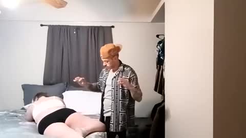 whateveryouwant online show from January 10, 9:10 pm