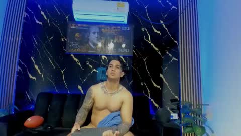 mr_maximo online show from February 21, 6:27 am