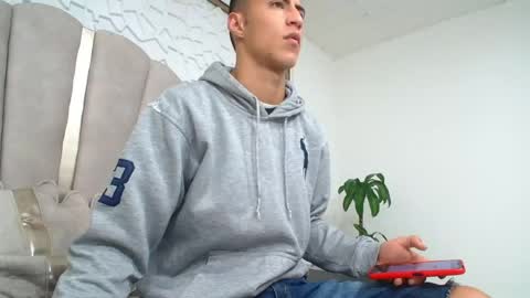 Mr Porn  online show from April 20, 12:30 pm