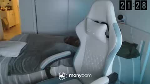 mrdr000 online show from April 20, 7:28 pm