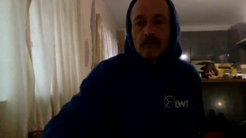 Snapshot of mrgoodkat79 chatting on March 5, 7:05 am mrgoodkat79 online show from March 5, 7:05 am