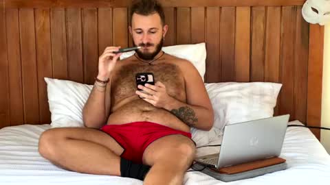 Max online show from May 25, 7:47 am
