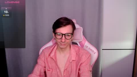 Shy Boy  online show from December 16, 10:21 am