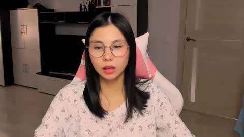 ms_emily_ online show from September 22, 11:47 am