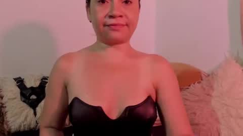 Snapshot of msjustine4u chatting on February 1, 3:19 am Miss Justine online show from February 1, 3:19 am