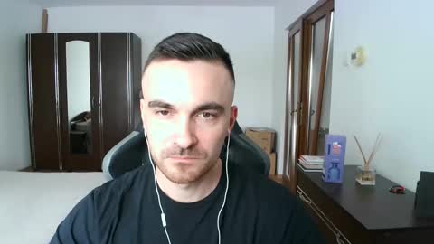 Victor online show from April 1, 1:01 pm