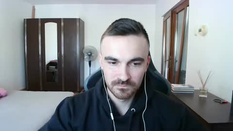 Victor online show from March 1, 1:15 pm