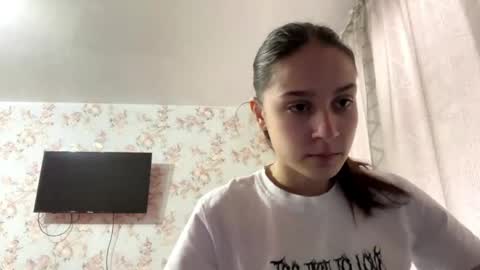 Tia online show from April 21, 9:05 am