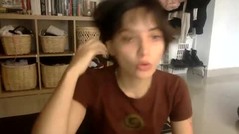 Snapshot of munchi_ chatting on December 4, 3:15 pm   online show from December 4, 3:15 pm