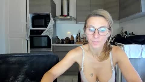 LOVELY JULIA  Peter DAY online show from January 17, 3:21 pm