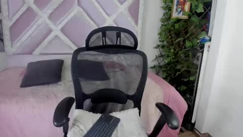 muriell_69 online show from June 4, 6:36 pm